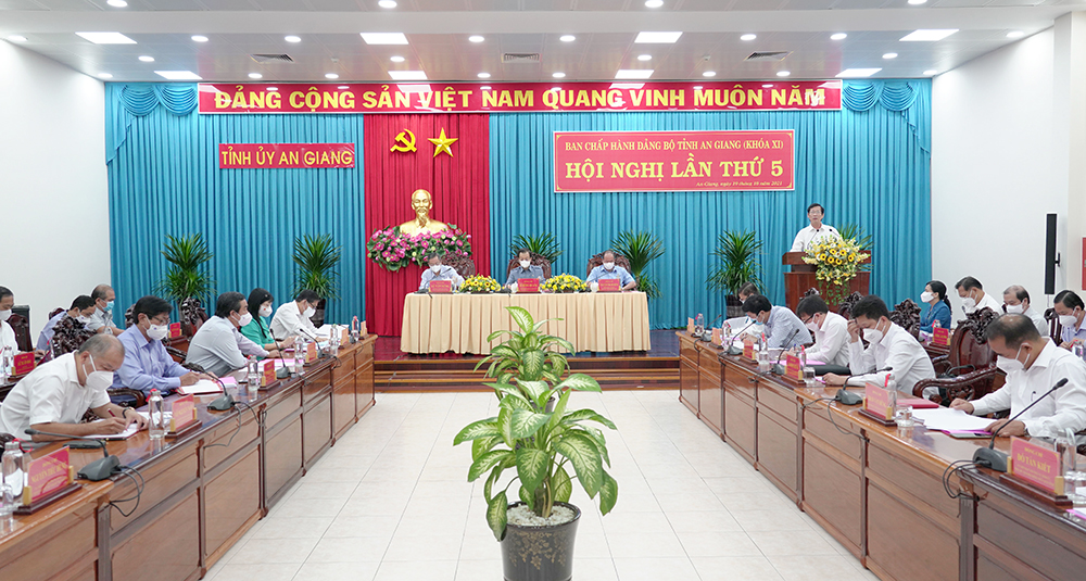 Bí thư Tỉnh ủy An Giang Lê Hồng Quang đề nghị cả hệ thống chính trị và nhân dân nêu cao quyết tâm thực hiện thắng lợi nhiệm vụ năm 2021