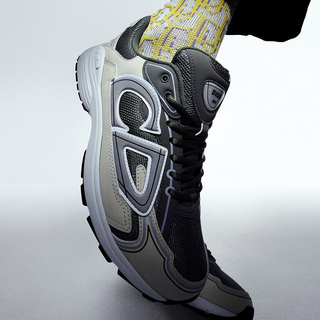 Dior ra mắt đôi giày sneaker đình đám mới nhất