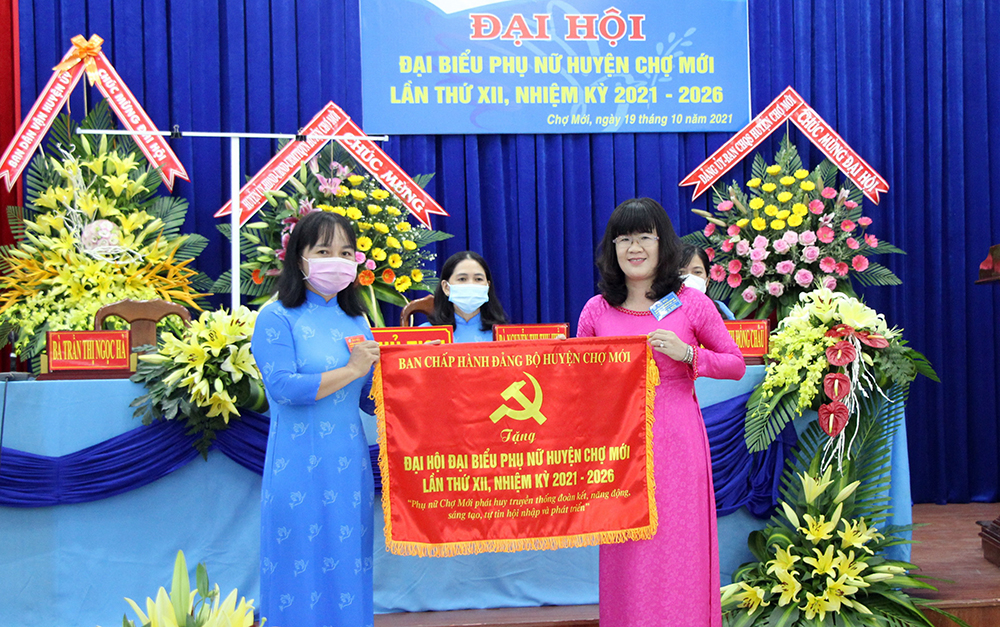 Bà Trần Thị Ngọc Hà tái cử Chủ tịch Hội Liên hiệp Phụ nữ huyện Chợ Mới nhiệm kỳ 2021-2026