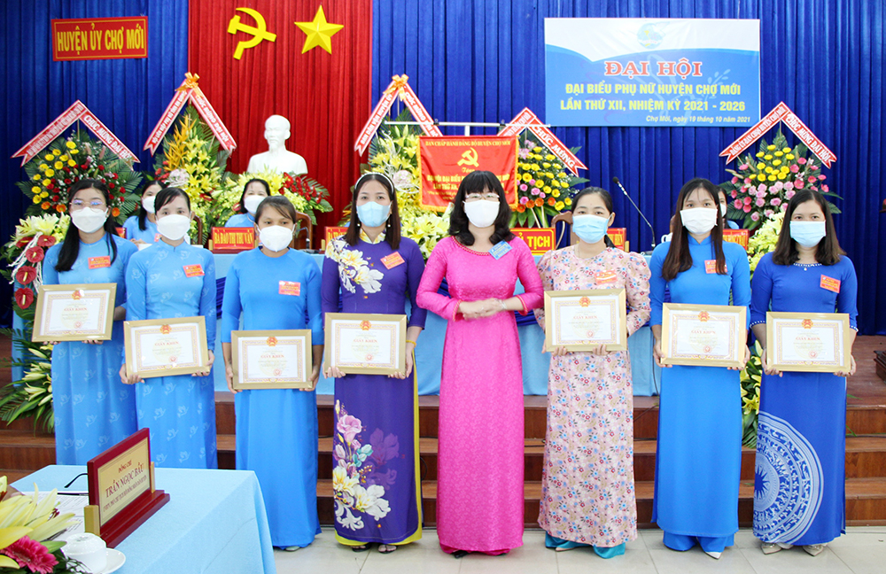 Bà Trần Thị Ngọc Hà tái cử Chủ tịch Hội Liên hiệp Phụ nữ huyện Chợ Mới nhiệm kỳ 2021-2026