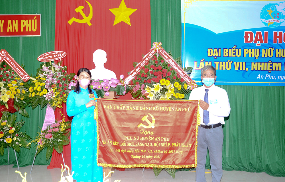 Chị Lê Bích Loan tái đắc cử Chủ tịch Hội Liên hiệp Phụ nữ huyện An Phú, nhiệm kỳ 2021-2026
