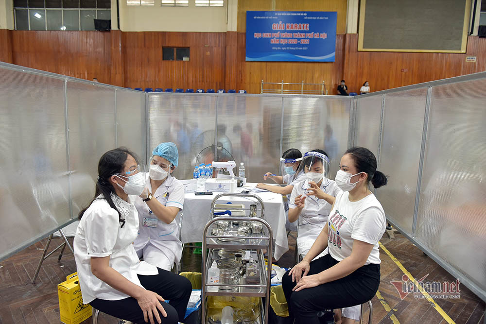 Bộ trưởng Y tế: Năm 2022 có thể tiêm vắc xin cho trẻ em trên 3 tuổi