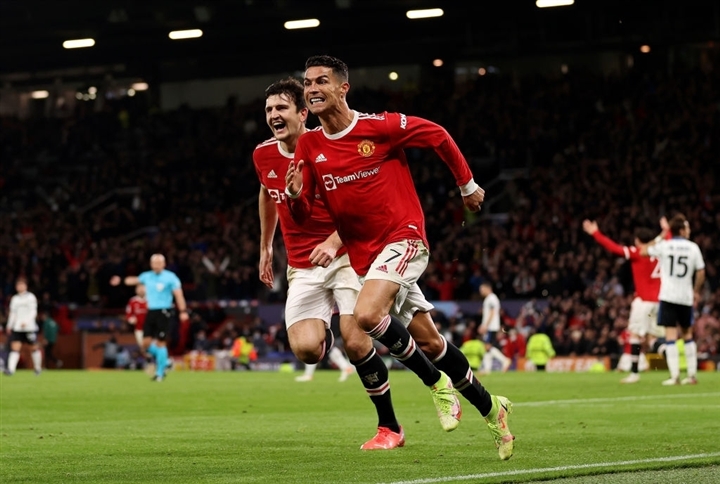 Ronaldo tỏa sáng, Man Utd ngược dòng hạ Atalanta