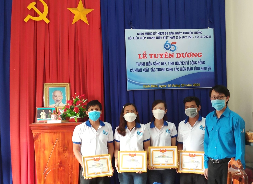 Những người trẻ sống đẹp