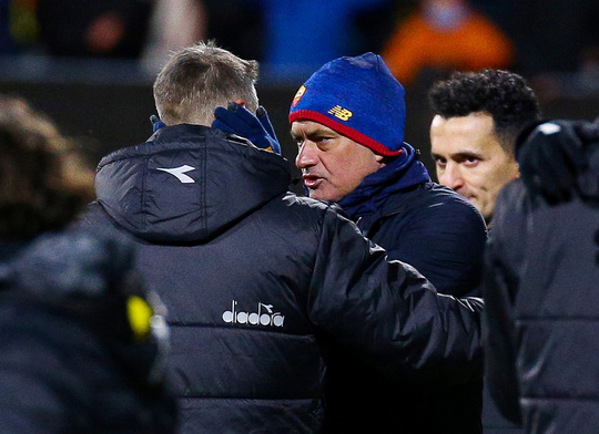 AS Roma thua thảm 1-6 ở Europa Conference League, Jose Mourinho bàng hoàng