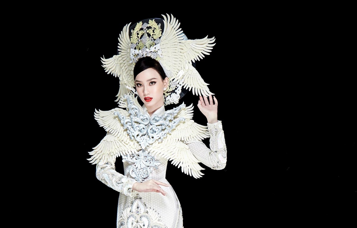 Miss Intercontinental: Ngắm trang phục dân tộc nặng 30kg của Ái Nhi