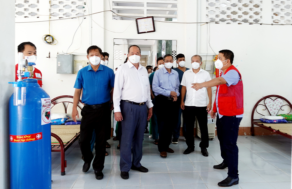Vận hành Bệnh viện điều trị COVID-19 huyện Phú Tân