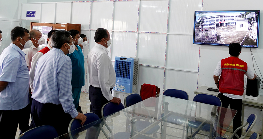 Vận hành Bệnh viện điều trị COVID-19 huyện Phú Tân