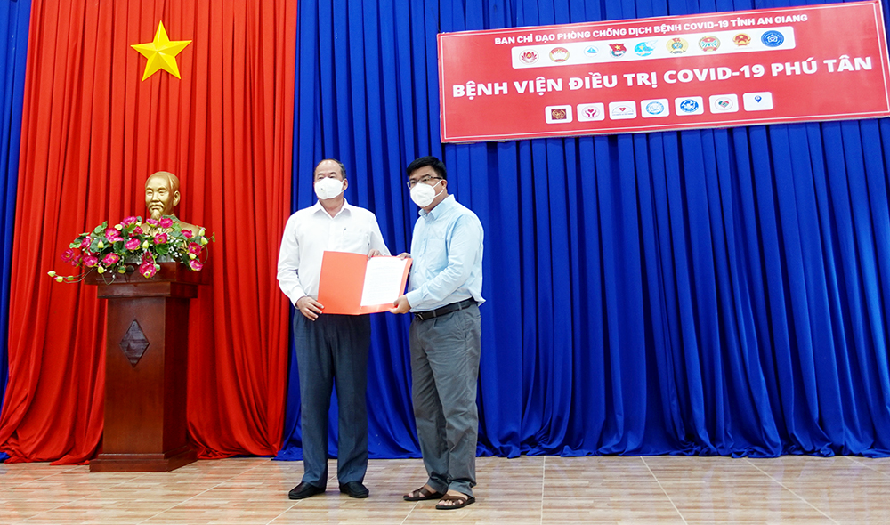 Vận hành Bệnh viện điều trị COVID-19 huyện Phú Tân