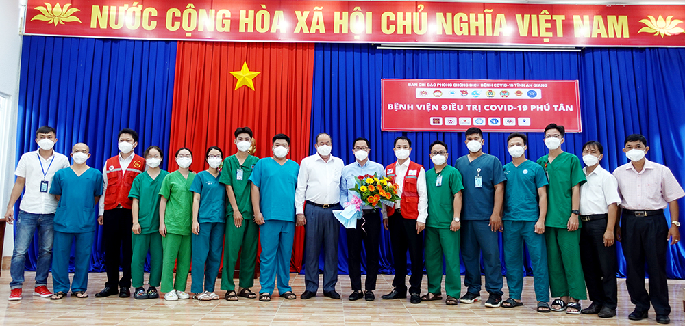 Vận hành Bệnh viện điều trị COVID-19 huyện Phú Tân