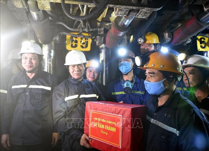 Phó Thủ tướng Lê Văn Thành: Nghiên cứu các giải pháp để cấp đủ than cho sản xuất điện