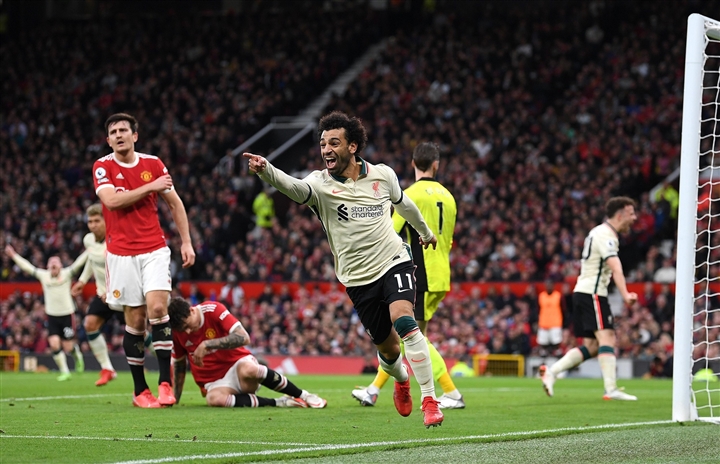 Man Utd sụp đổ, Liverpool không thèm ghi thêm bàn thắng