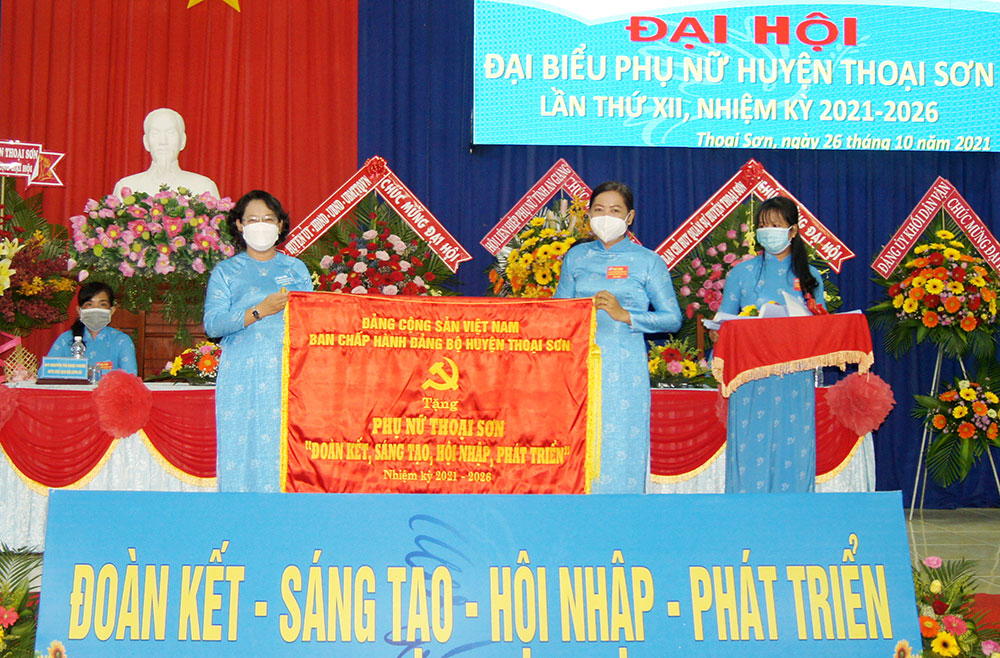 Bà Dương Triết Minh tái đắc cử Chủ tịch Hội Liên hiệp Phụ nữ huyện Thoại Sơn nhiệm kỳ 2021-2026