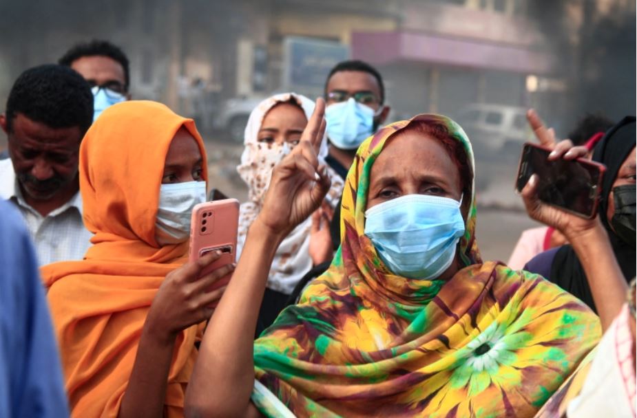 Hàng chục nghìn người dân Sudan xuống đường biểu tình, phản đối đảo chính