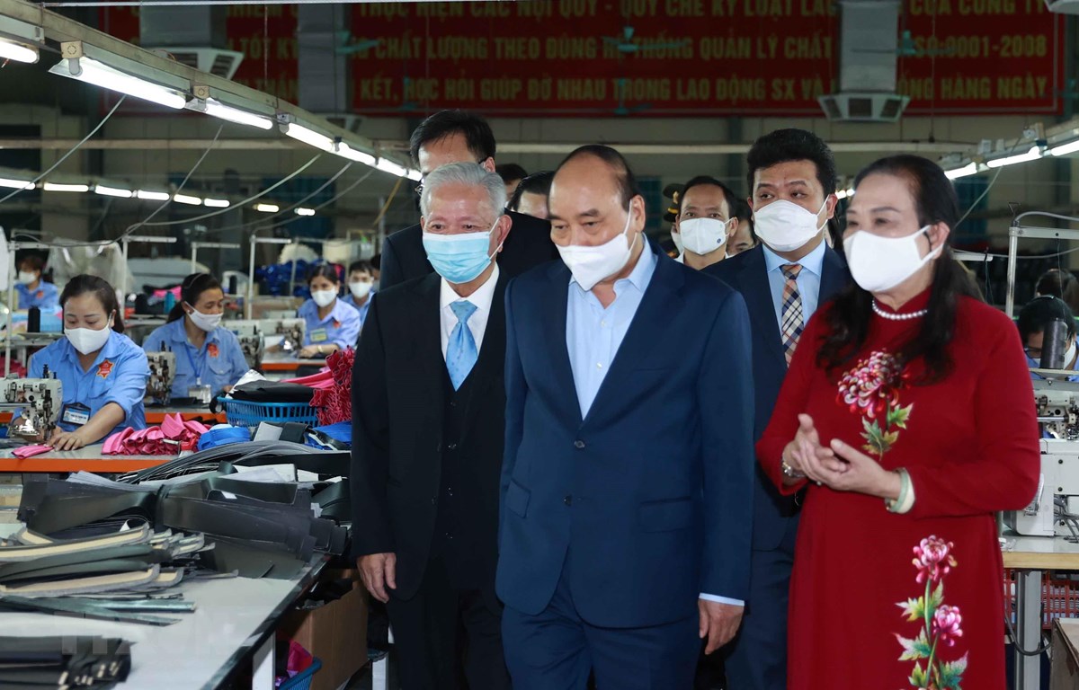 Chủ tịch nước thăm doanh nghiệp tiêu biểu do người cao tuổi quản lý