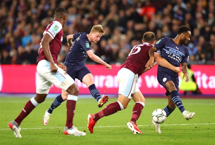 Man City thua ở Cúp Liên đoàn lần đầu sau 4 năm