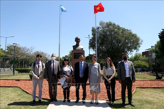 Thành phố Buenos Aires vinh danh Chủ tịch Hồ Chí Minh