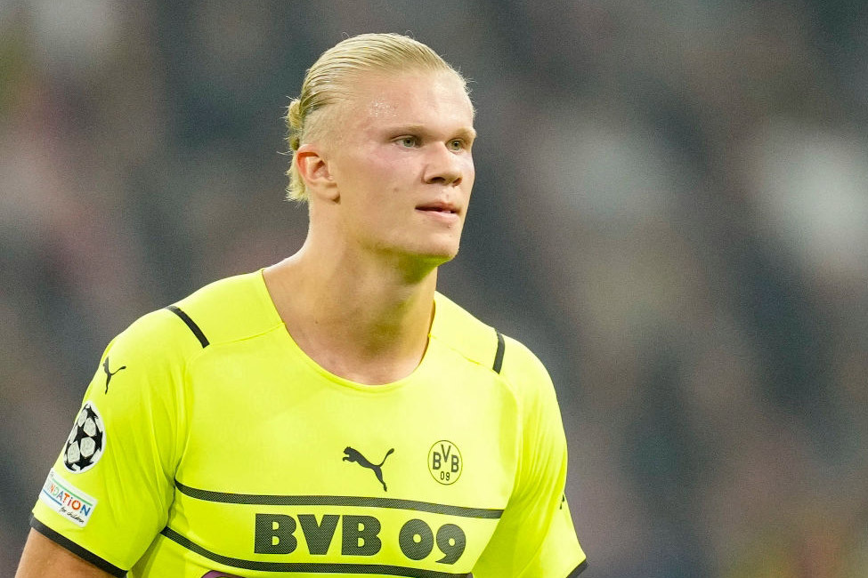 MU theo đuổi Isak, Chelsea 'đánh úp' Haaland