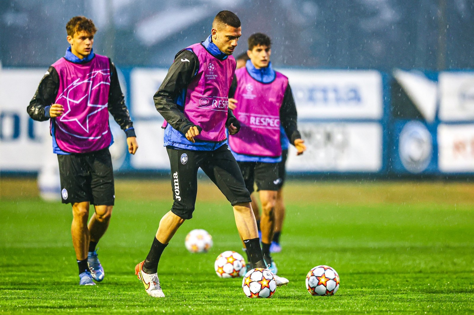 Atalanta vs MU: Quỷ đỏ tiếp đà hưng phấn