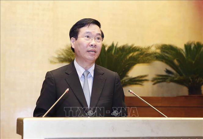 Lấy quyền và lợi ích của người dân, lợi ích quốc gia - dân tộc làm trọng tâm trong quá trình xây dựng pháp luật