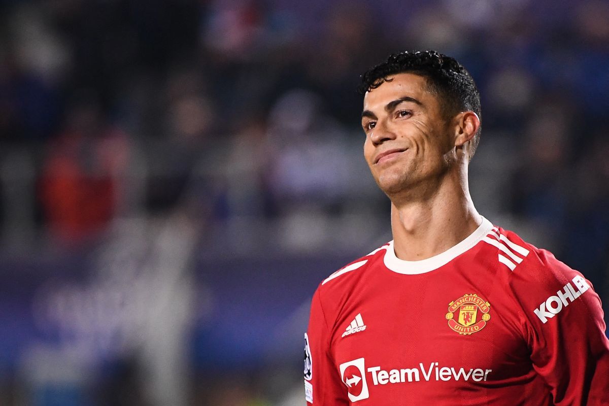 MU tranh Dani Olmo, PSG lôi kéo Ronaldo