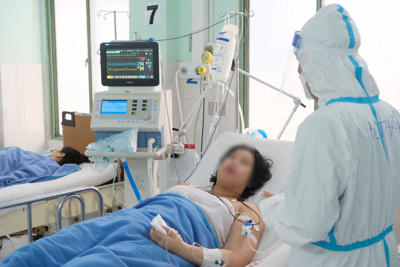 Báo động nhiều thai phụ mắc COVID-19 nguy kịch vì không tiêm vaccine