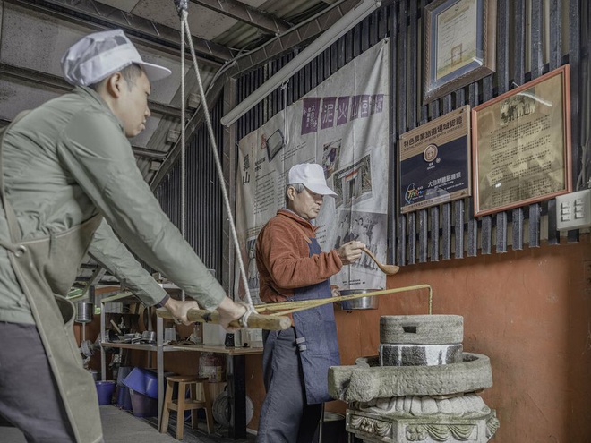 Đặc sản đậu phụ làm từ nước bùn núi lửa, hương vị thơm ngon lạ lùng