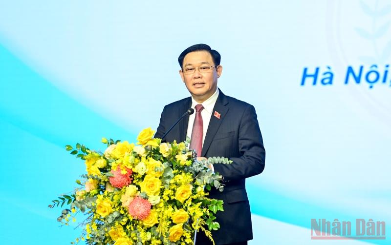 Xây dựng nền y học tiên tiến gắn với nhu cầu thực tế của nhân dân