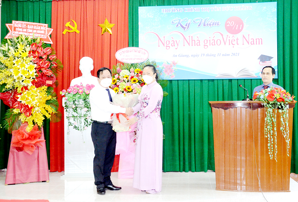 Trường Chính trị Tôn Đức Thắng kỷ niệm ngày Nhà giáo Việt Nam 20-11