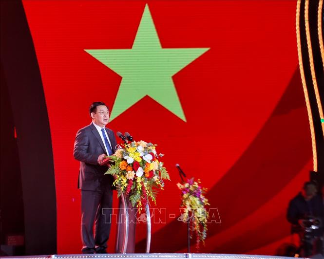 Chủ tịch Quốc hội dự khai mạc Tuần 'Đại đoàn kết dân tộc - Di sản văn hóa Việt Nam'