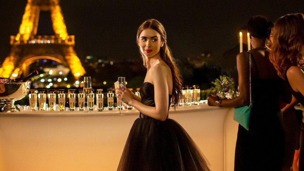 Netflix đặt một chân vào giới thời trang nhờ phim hot "Emily ở Paris"