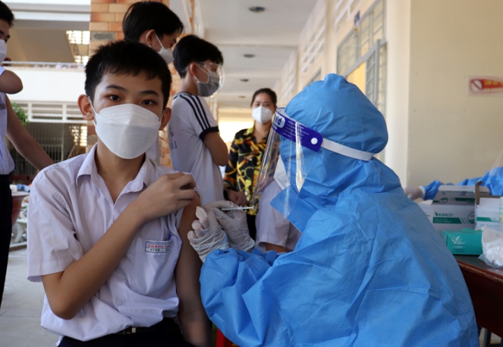 Đồng Nai tạm dừng thí điểm cho học sinh đi học ở một trường THCS vì xuất hiện F0