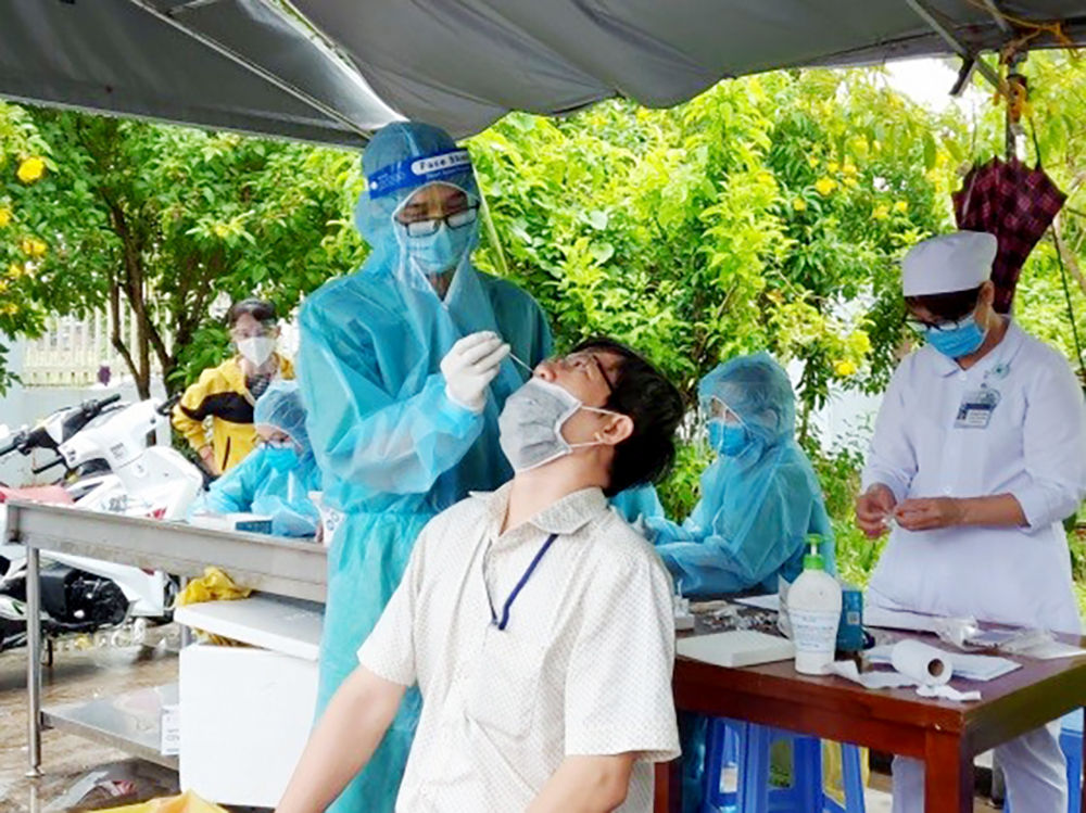 An Giang: Thủ trưởng cơ quan, đơn vị quyết định việc tổ chức xét nghiệm COVID-19 định kỳ