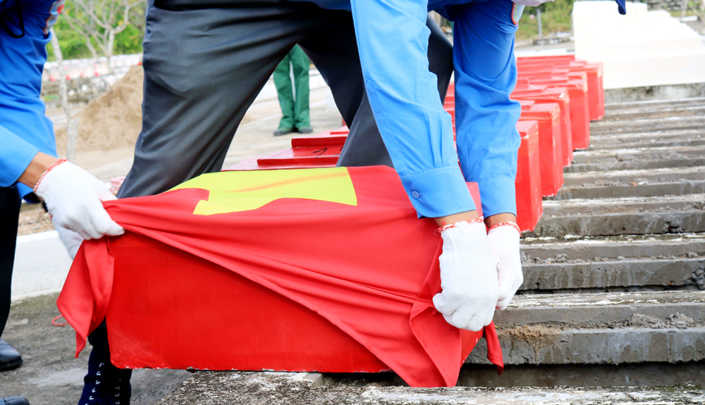 Tiễn đưa 55 liệt sĩ trở về đất mẹ