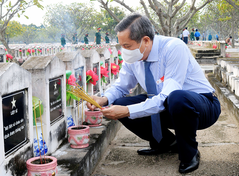 Tiễn đưa 55 liệt sĩ trở về đất mẹ