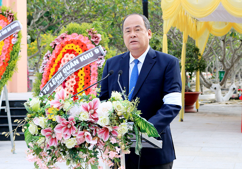 Tiễn đưa 55 liệt sĩ trở về đất mẹ