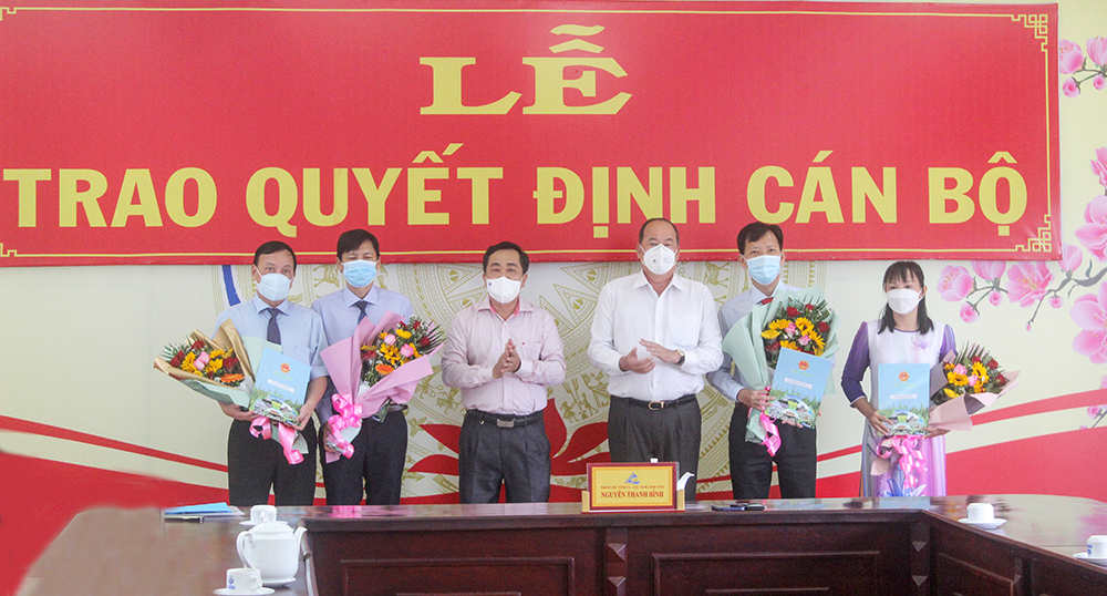 Trao quyết định điều động, bổ nhiệm 4 cán bộ