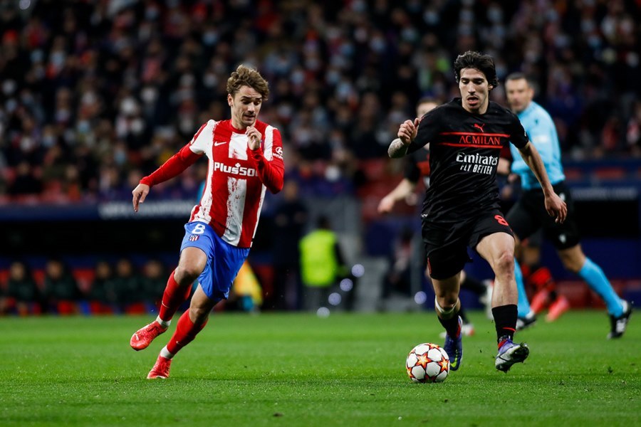 Thắng nghẹt thở Atletico, Milan thắp lên hi vọng đi tiếp