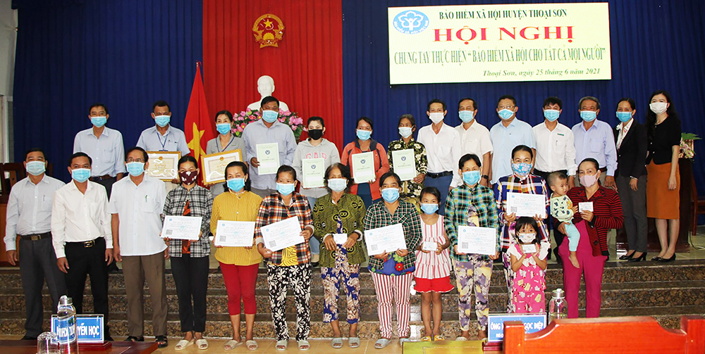 Tăng cường sự lãnh đạo của Đảng đối với công tác bảo hiểm xã hội, bảo hiểm y tế
