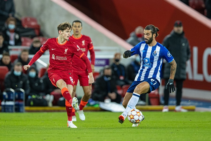 Salah tỏa sáng, Liverpool khiến bảng B cực khó lường