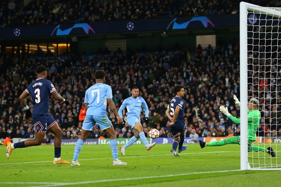 Man City ngược dòng đòi nợ PSG