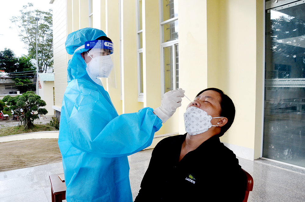 Ngày 27-11: An Giang ghi nhận 215 ca mắc COVID-19, điều trị khỏi bệnh 328 ca