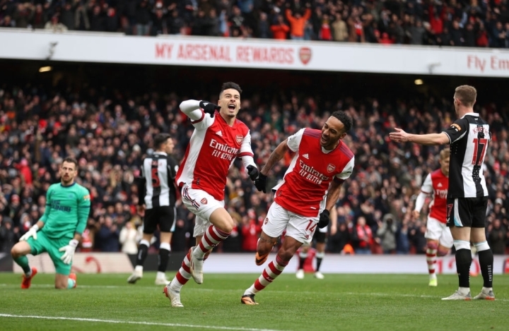 Ghi 2 bàn trong 10 phút, Arsenal đánh bại Newcastle