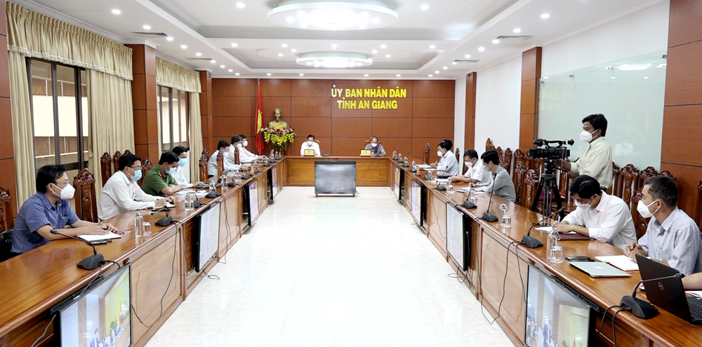 Họp trực tuyến toàn quốc Ủy ban quốc gia về chuyển đổi số