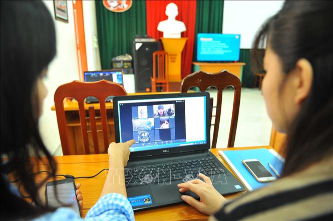 Cả nước có 407 quận, huyện, thị xã đang dạy học trực tuyến