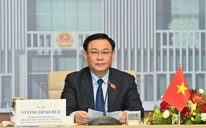 Chủ tịch Quốc hội Vương Đình Huệ chúc mừng Quốc khánh Rumani