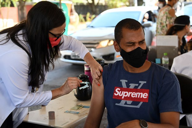 LHQ: "Tiêm phòng là cách duy nhất để thế giới thoát khỏi đại dịch"