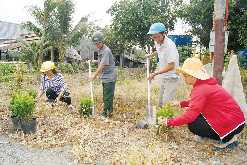 Phụ nữ Thoại Sơn chung tay bảo vệ môi trường