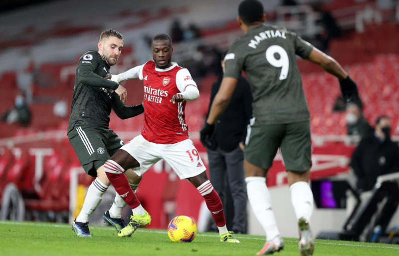 MU vs Arsenal: Vật đổi sao dời
