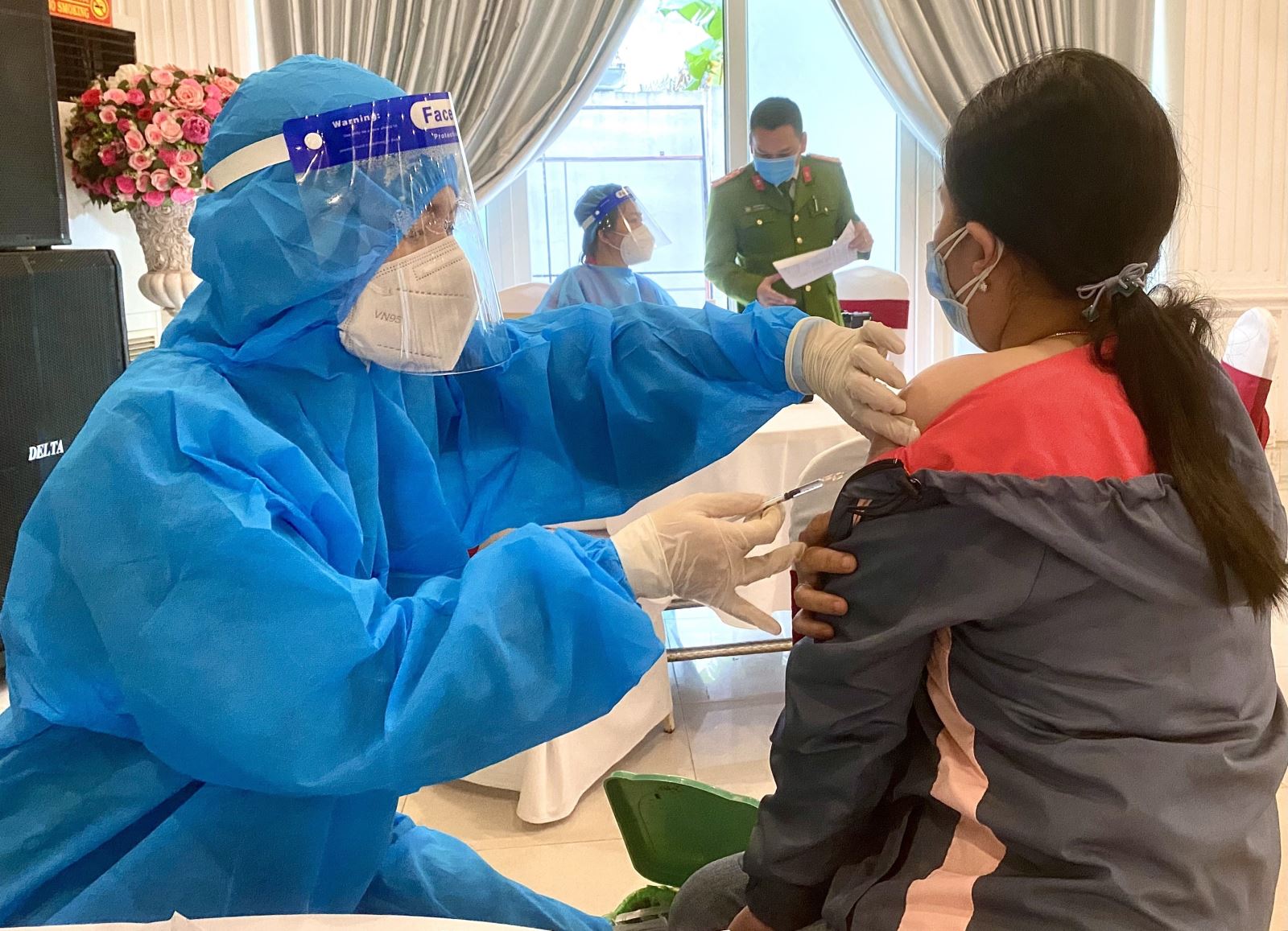 Tăng cường rà soát công tác tiêm vaccine; quản lý, điều trị người nhiễm COVID-19